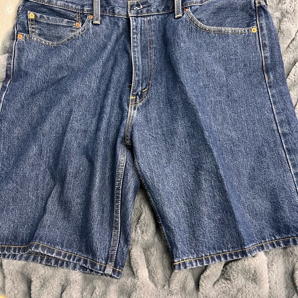 Like New Men’s Levi’s Blue Denim Shorts - Picture 8 of 8